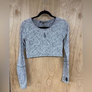 GymShark Dry Fleur Texture Crop Long Sleeve Grey Kyehole Medium